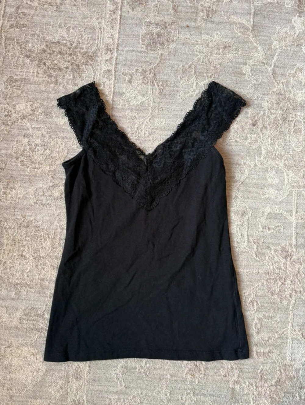 Forever 21 Black Floral Lace Wide V Neck Cap Sleeve Tank Top Size S
